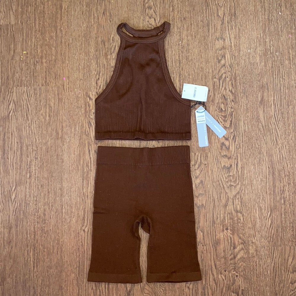 Forever 21 x PANTONE Workout Set
